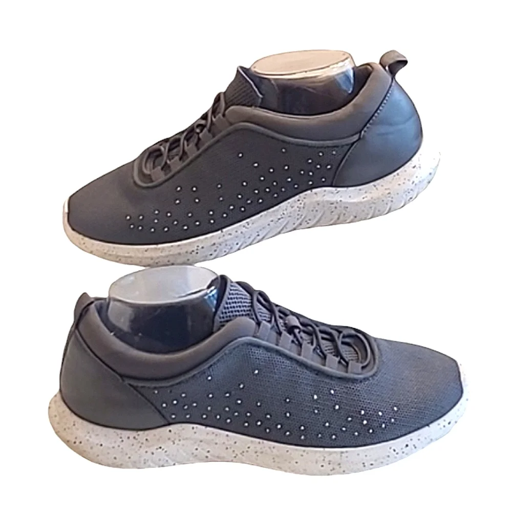 Clarks Nova Step Sneaker Pull On Moisture Wicking Bungee Laces Stretchy Low Top